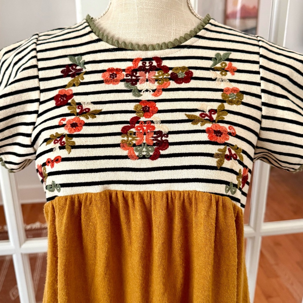 NWT THML “You’re Such a Doll” Top - Picture 2 of 9
